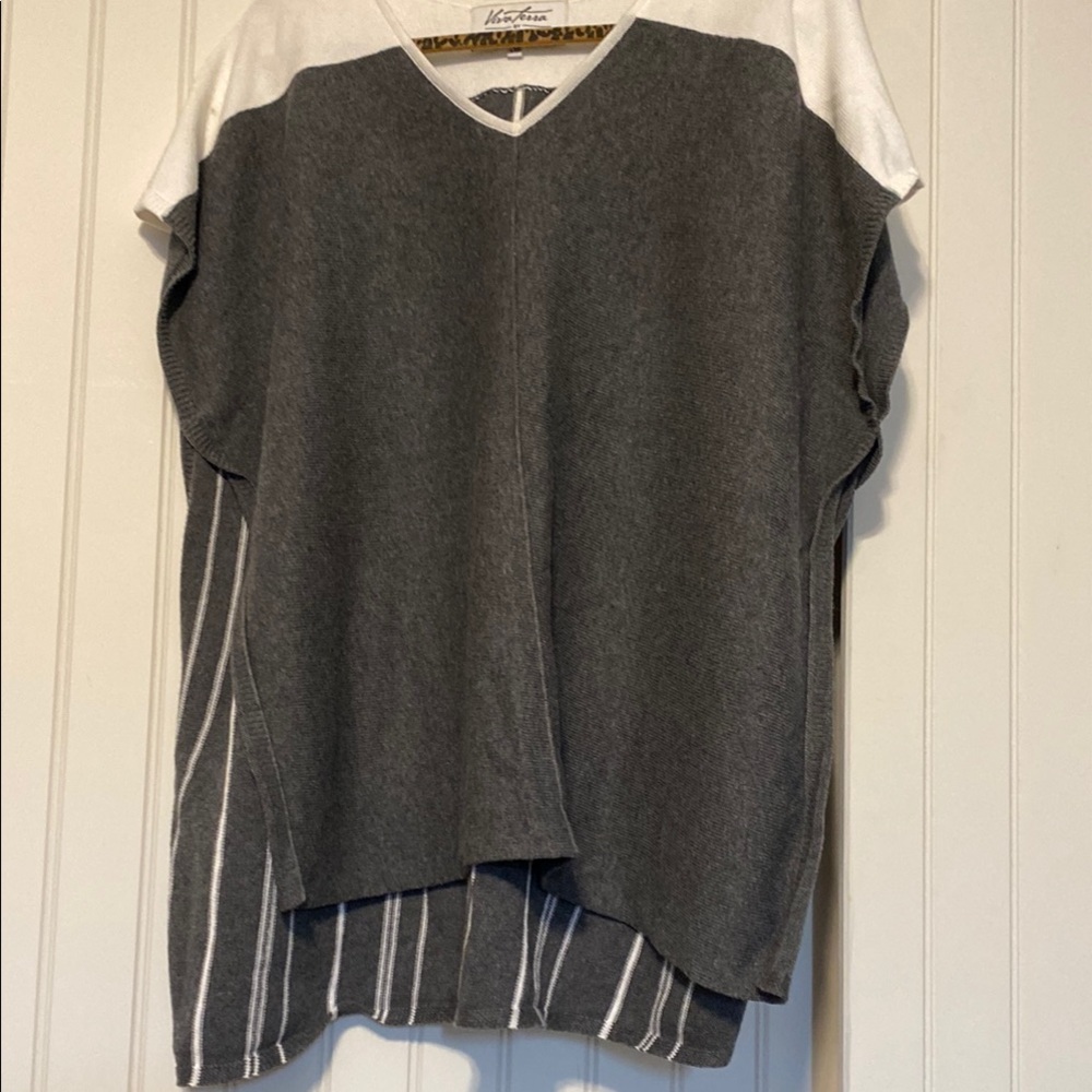 Viva Terra Gray and White Knit Open Sided Sweater
